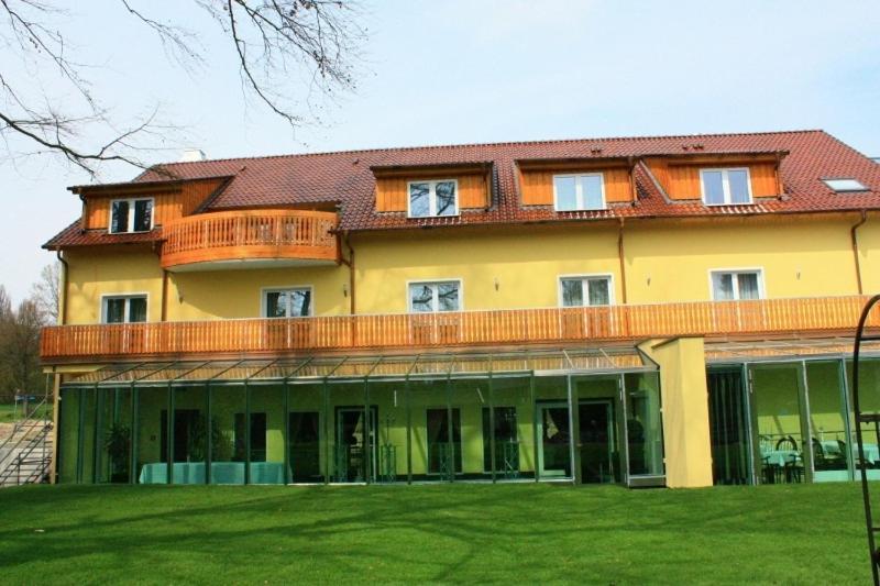 Bayerisches Landhaus Hotel Bielefeld Luaran gambar
